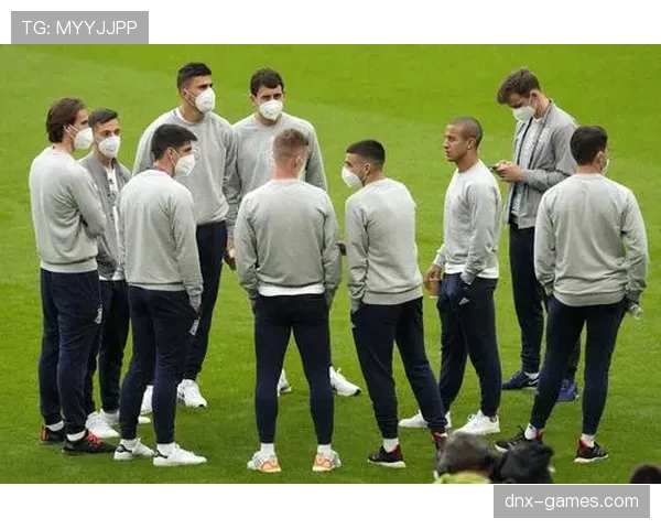 西班牙队年轻阵容持续提升，备受期待重塑足球格局